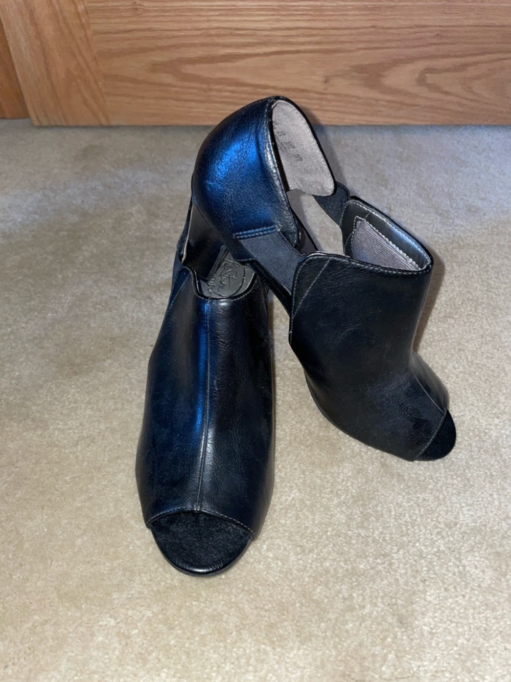 NEW!!! Life Stride Women's Black Peep-Toe Faux Leather Ankle Booties - Size 7.5